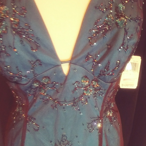 Evening gown - Picture 2 of 5